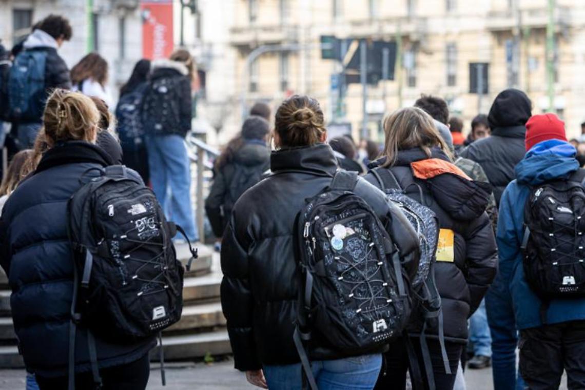 Scuola, oggi il rientro tra nuove misure, Dad e assenze