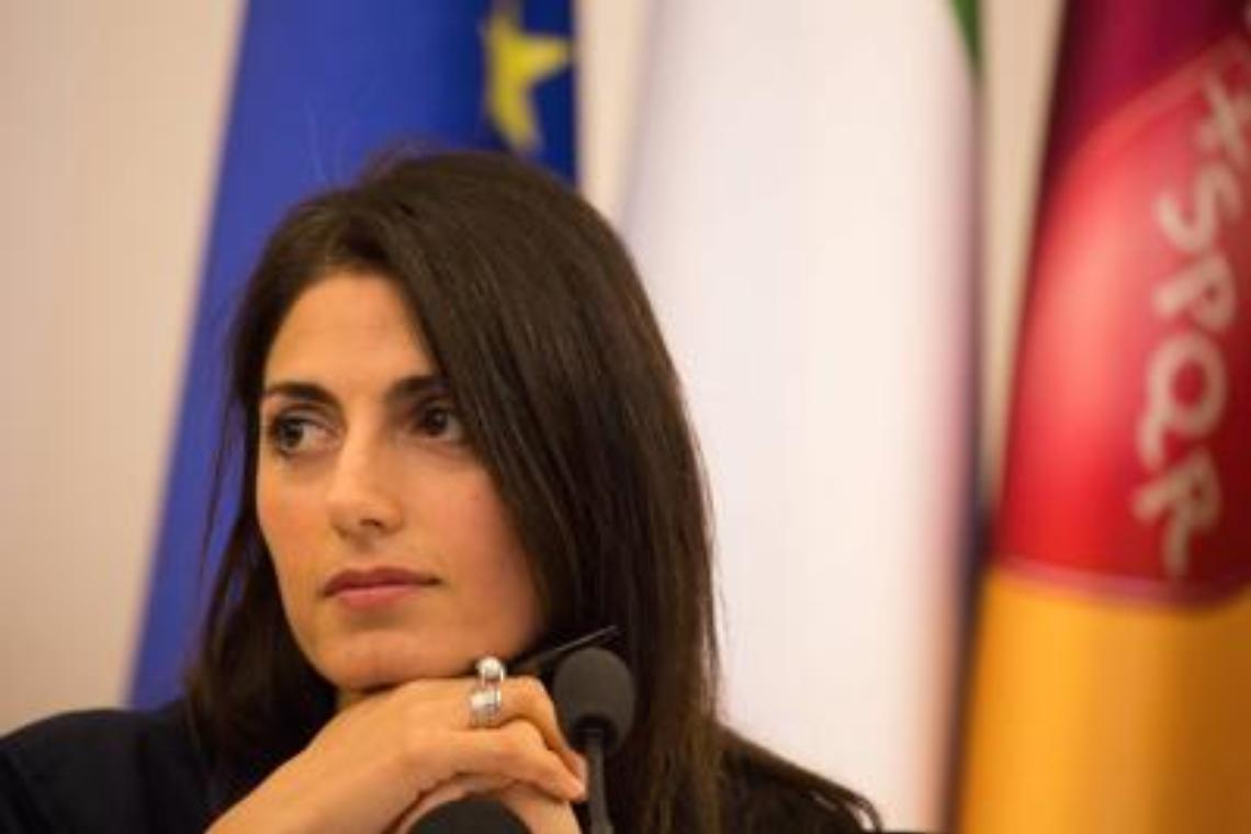 «Patata bollente», bufera su "Libero". Di Maio: «Che schifo»