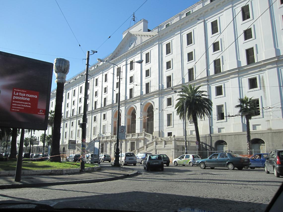 Università e Napoli 2.500: il primo pranzo di comunità al Real Albergo dei Poveri
