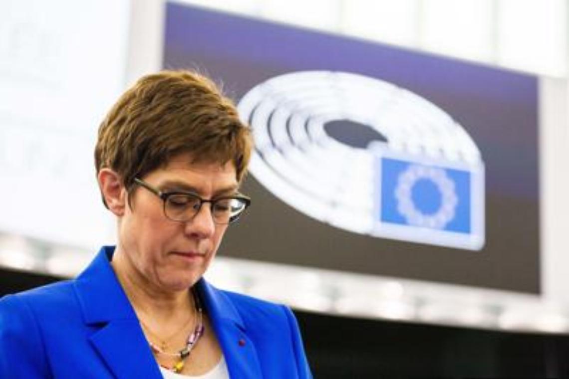 Germania, Kramp-Karrenbauer rinuncia a guida Cdu
