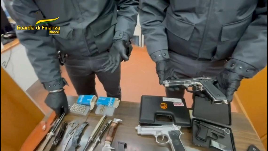 Trovate armi e munizioni, denunciati due giovani