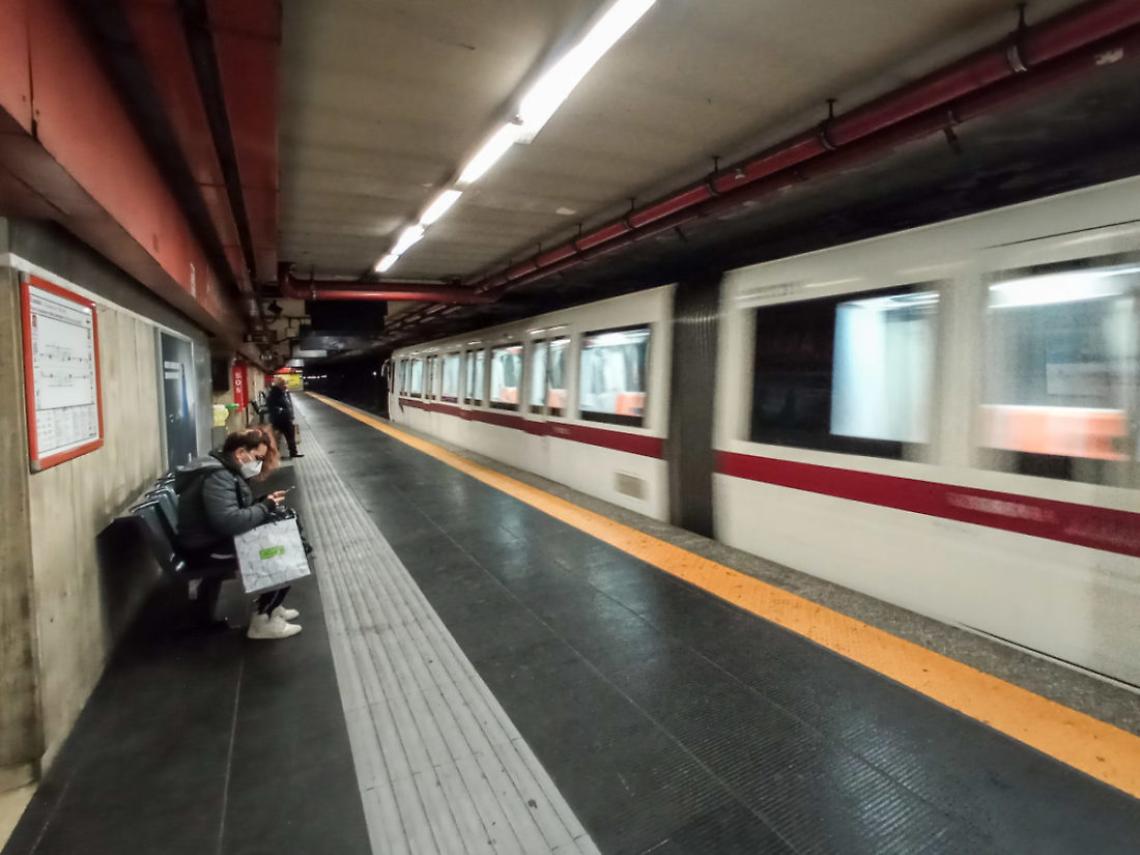 «Attenti agli zingari», annuncio choc sulla metro di Roma