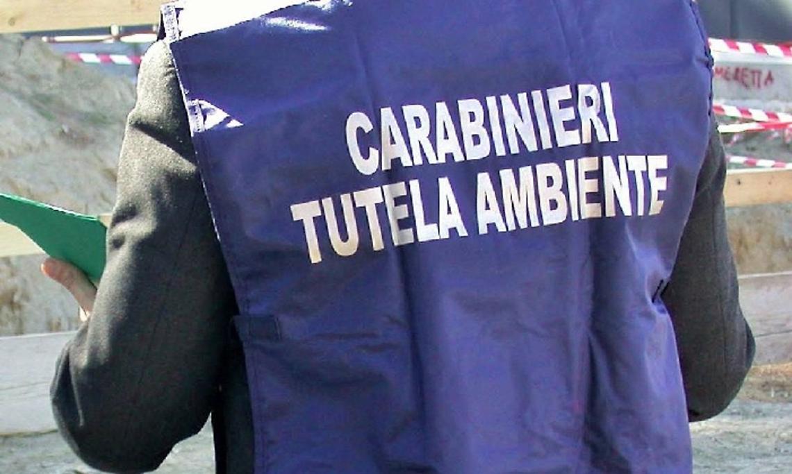 Traffico illegale di oli esausti, otto indagati