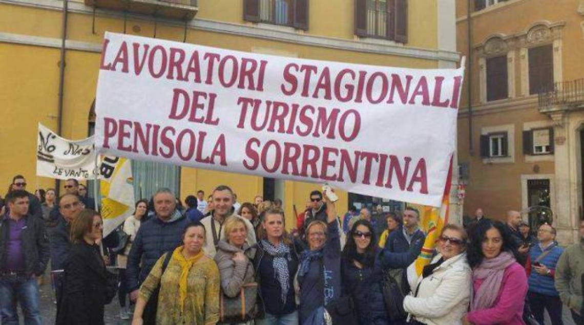 Covid, proteste dei lavoratori stagionali a Sorrento, Amalfi, Capri e Ischia 