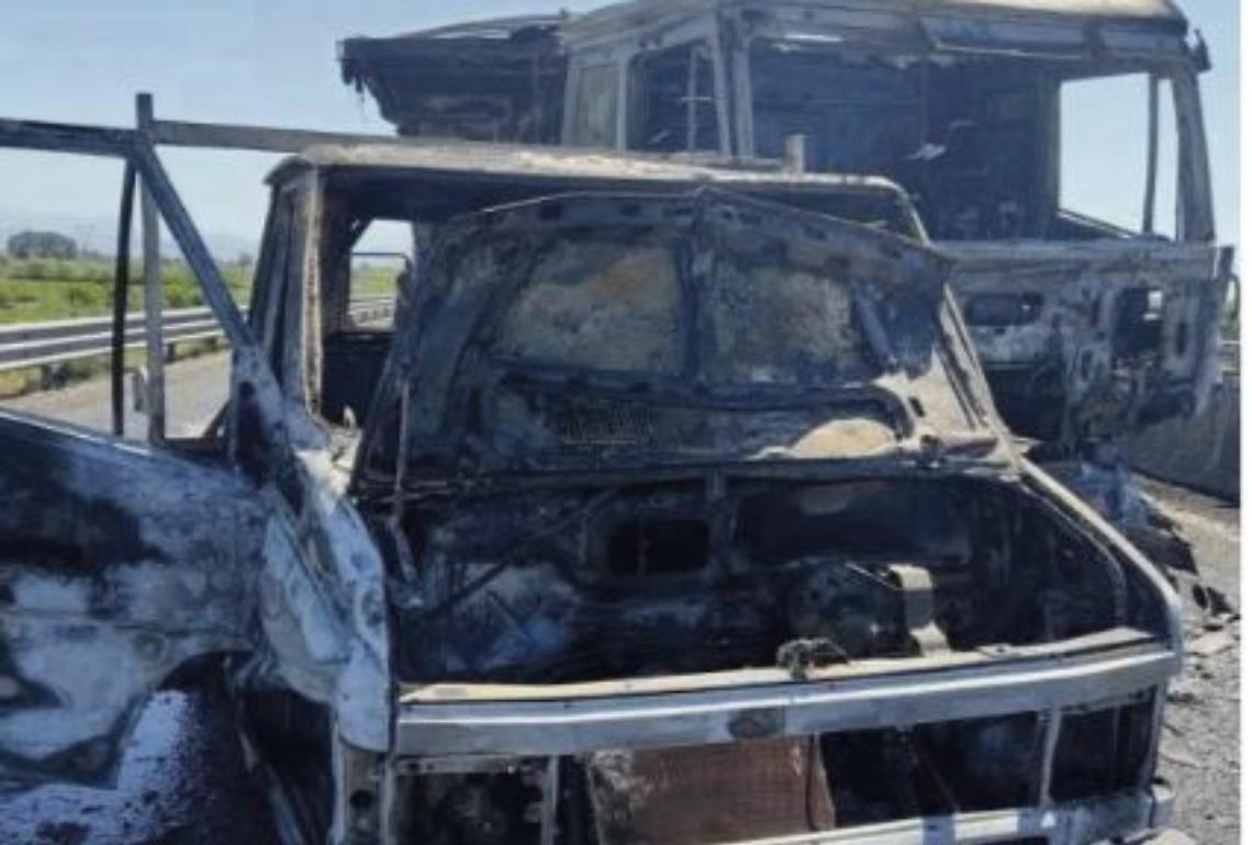 Rogo di auto, dilaniata una persona: trovato un piede mozzato sull'asfalto 