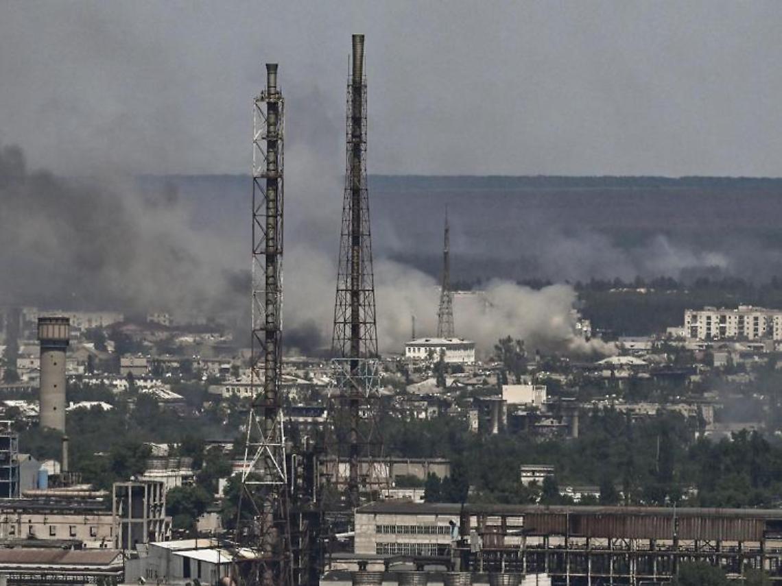 Ucraina, Zelensky: «Nostre forze stanno tenendo duro a Severodonetsk»