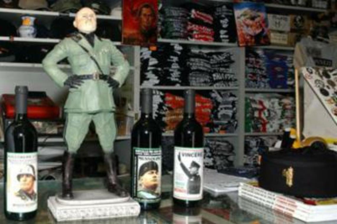 Apologia del fascismo, è scontro Pd-M5S