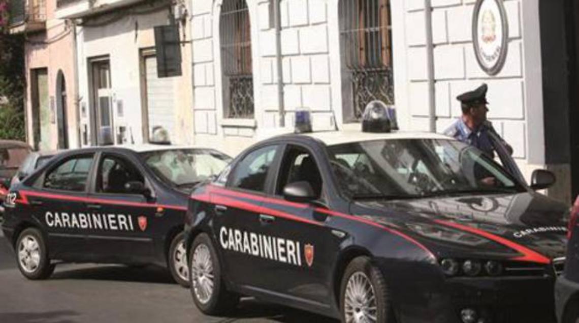 Ruba una bici dal parcheggio del ristorante: in manette