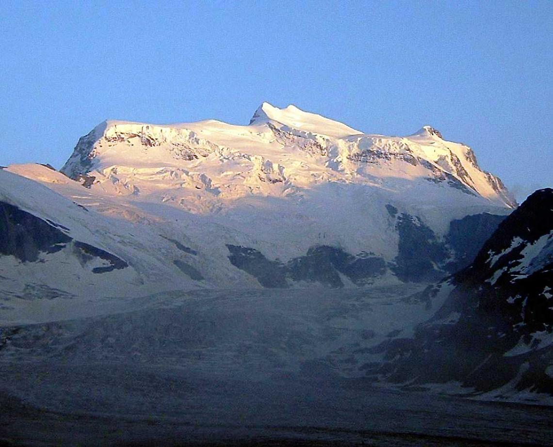 Valanga di sassi sul Grand Combin al confine con la Svizzera, morti due italiani