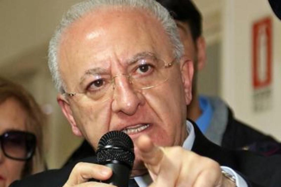 Pugno duro di De Luca: «Controlli rigorosi o chiuderemo le frontiere»