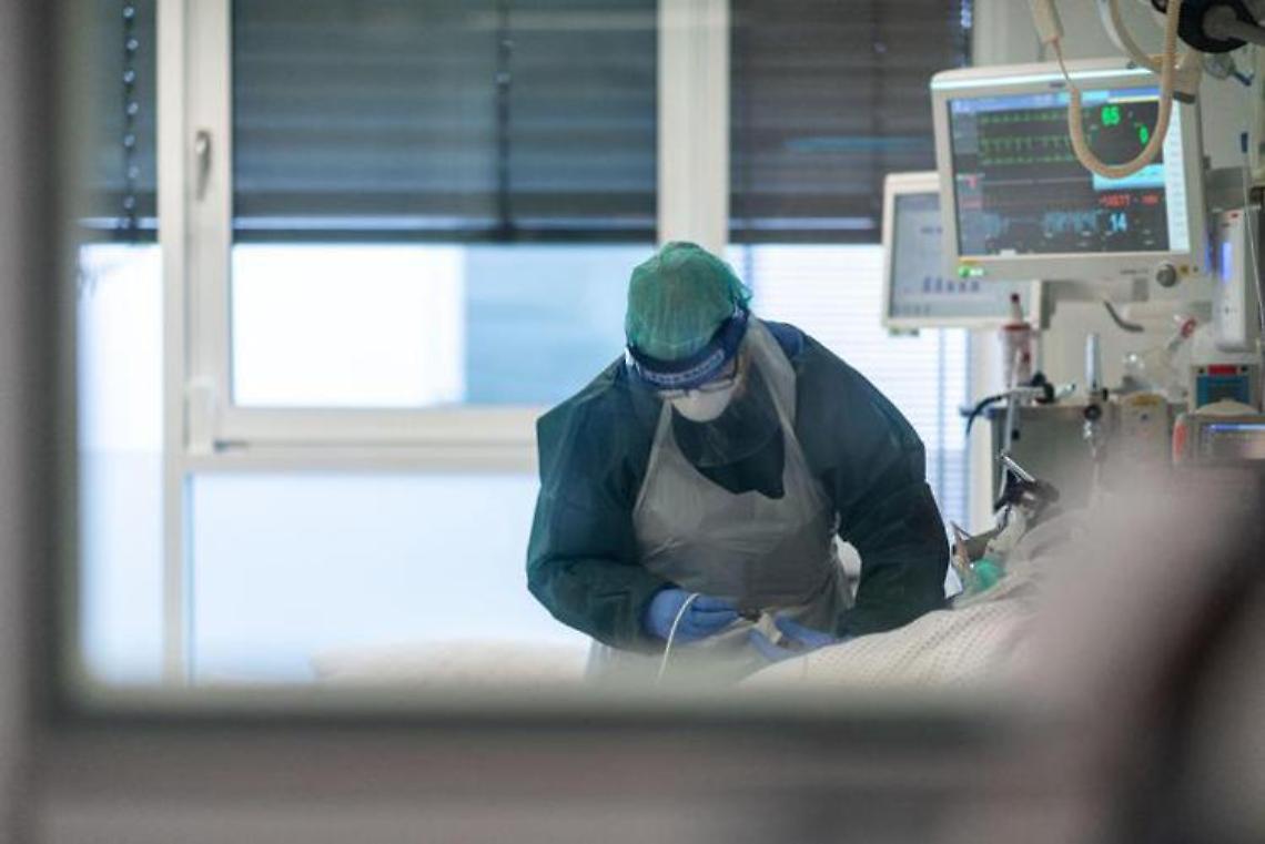 Covid Italia, salgono i ricoveri in 7 regioni: si rischia la zona gialla