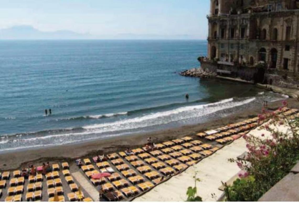 Lidi di Posillipo nel caos totale