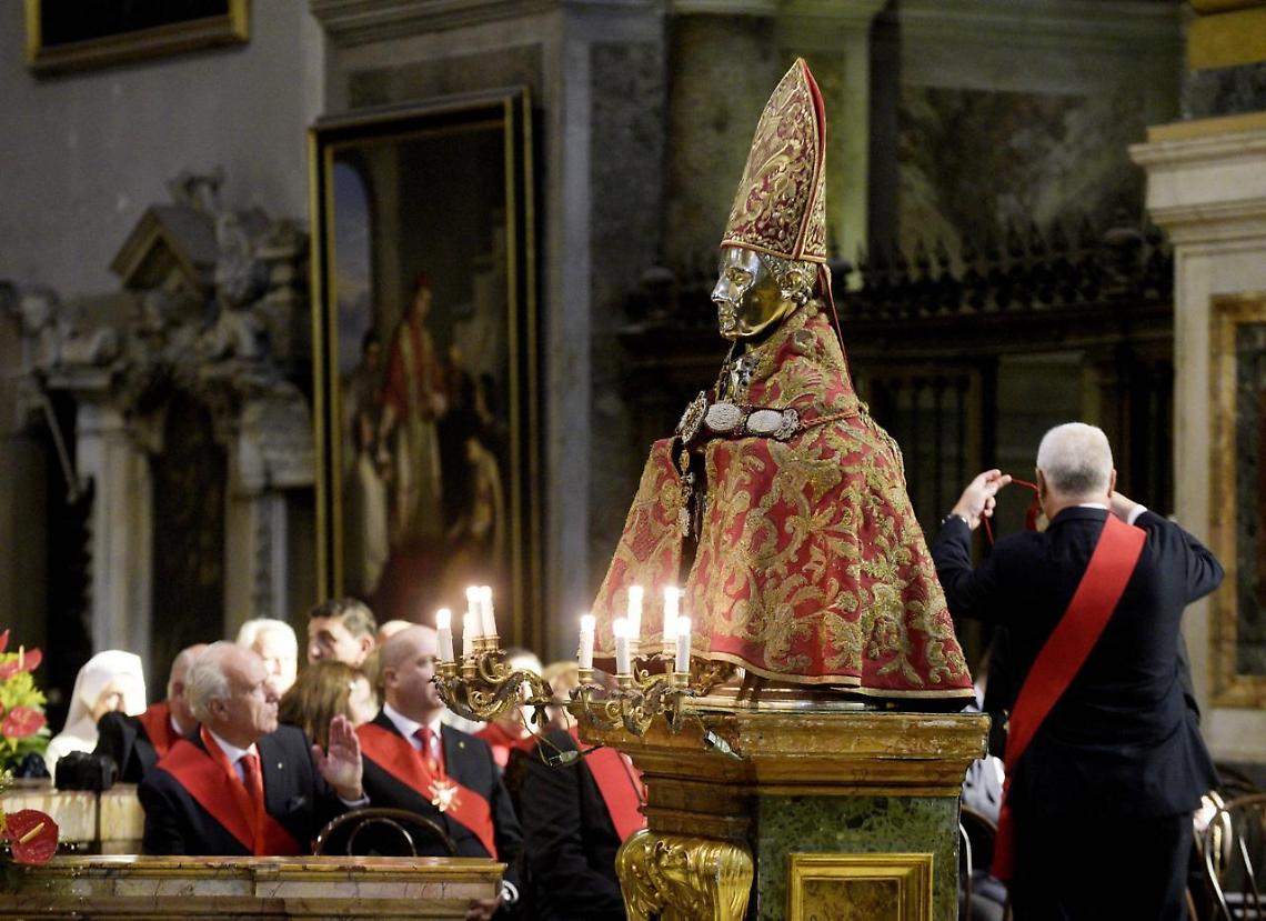 Miracolo di San Gennaro, tutti in attesa del prodigio