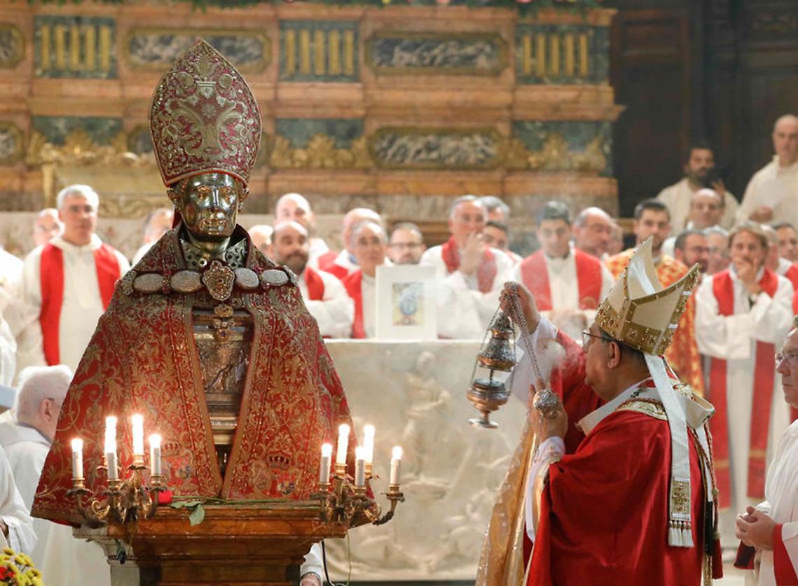 San Gennaro, posti limitati in Duomo: nessun bacio alla teca