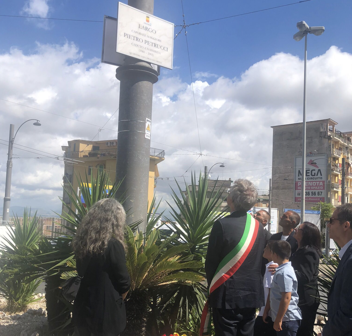 Napoli, intitolato largo al caporale Pietro Petrucci