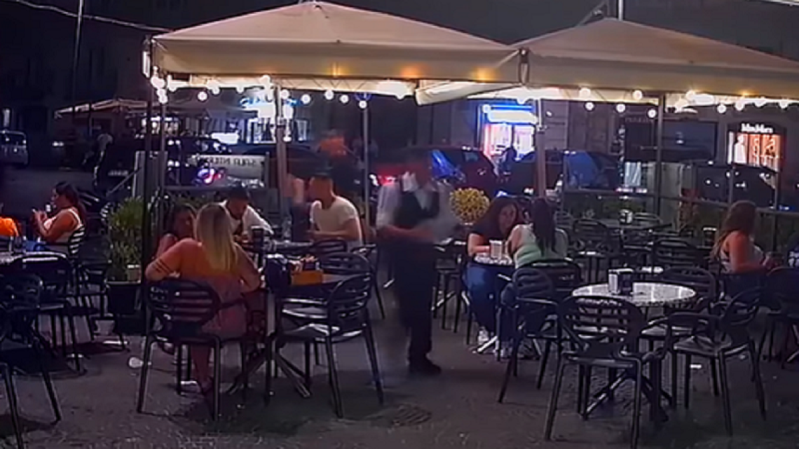 Rapina al bar di piazza Trieste e Trento, 17enne arrestato
