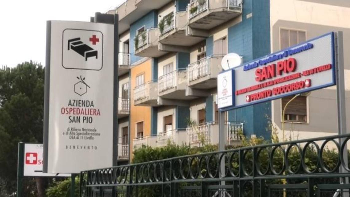 Scontro tra auto, un morto e 7 feriti nel Beneventano
