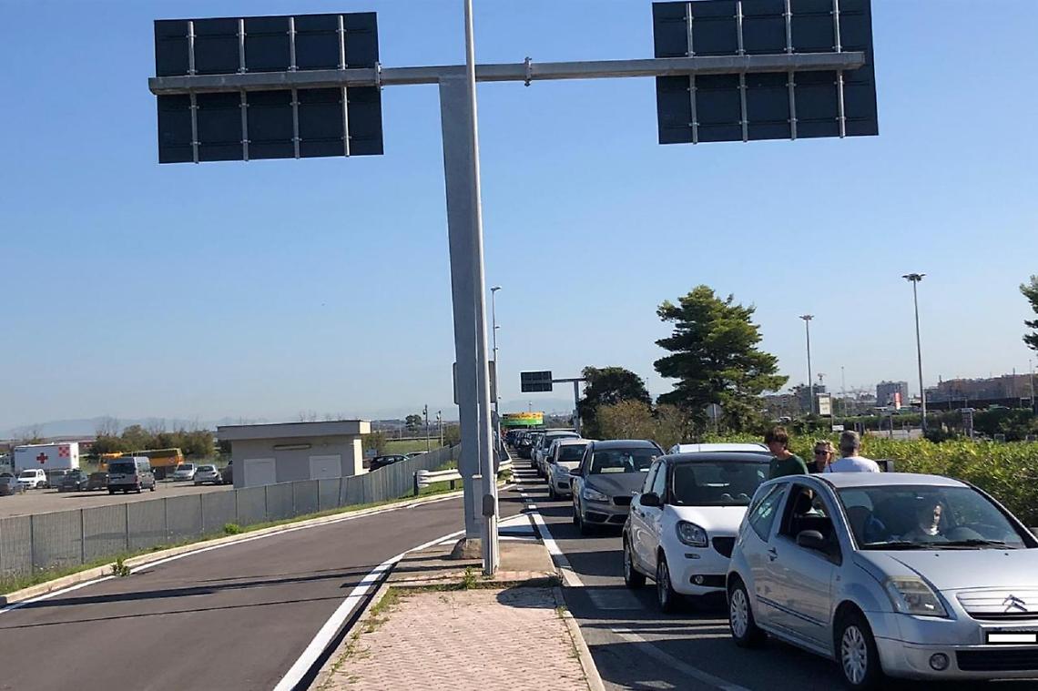 Odissea tampone a Fiumicino, 15 ore per un test