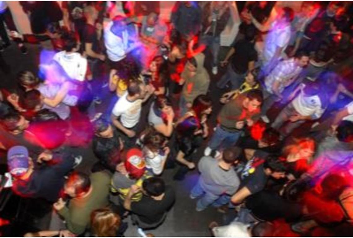 Discoteche aperte in Sardegna, indaga la Procura
