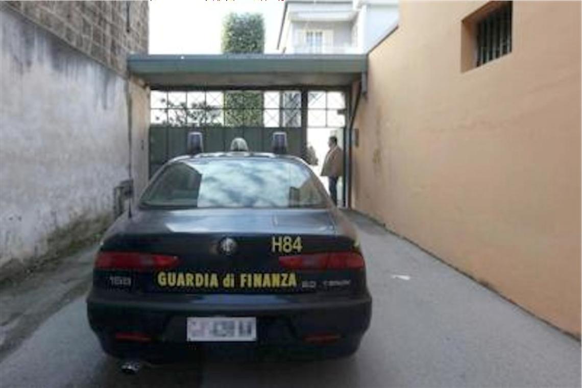 Mazzette in cambio di favori all'Agenzia delle entrate: arresti