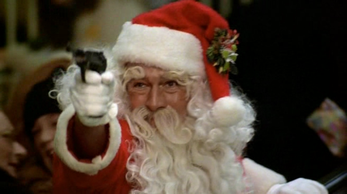 Babbo Natale rapina una farmacia a Roma