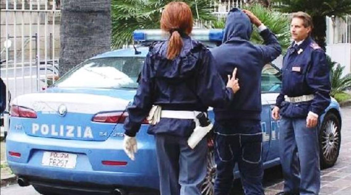 Sfruttamento della prostituzione, rapina, estorsione: 51enne arrestata