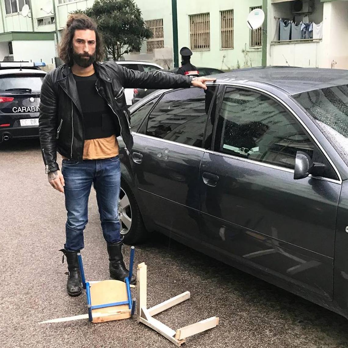 Troupe di “Striscia" aggredita al Parco Verde di Caivano: minacce a Brumotti