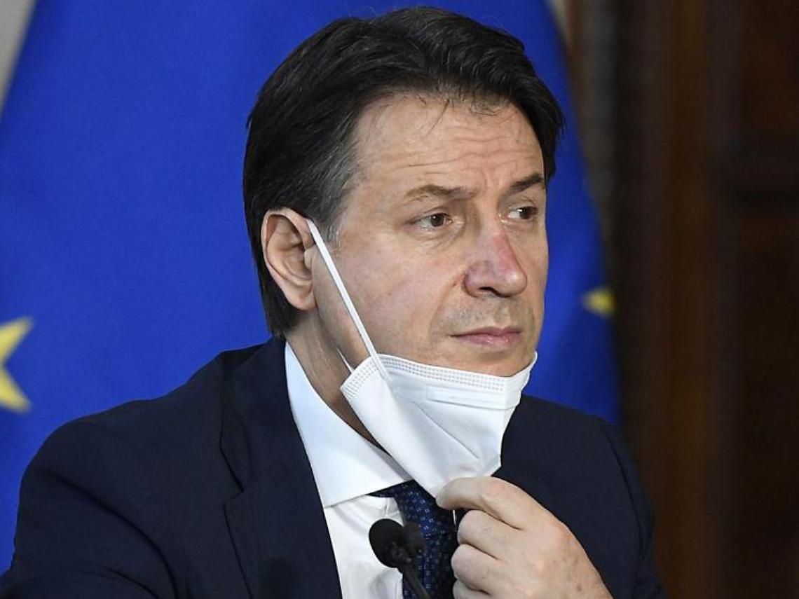 Conte: «Impennata di contagi, ancora sacrifici»