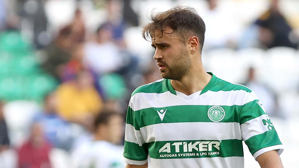 Mondo del calcio in lutto, il difensore Calik muore in un incidente stradale