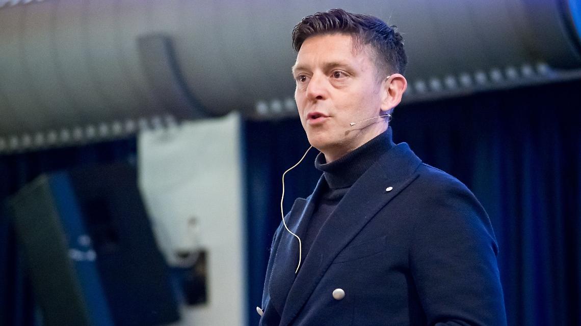 Serie A, Rocchi presenta il fuorigioco semi-automatico. Rocchi: "Fondamentale l'aspetto umano"