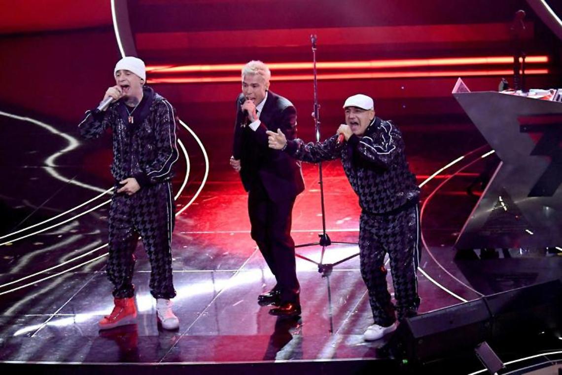 Sanremo 2023, FdI risponde agli Articolo 31: «Governo non legalizzerà mai cannabis»