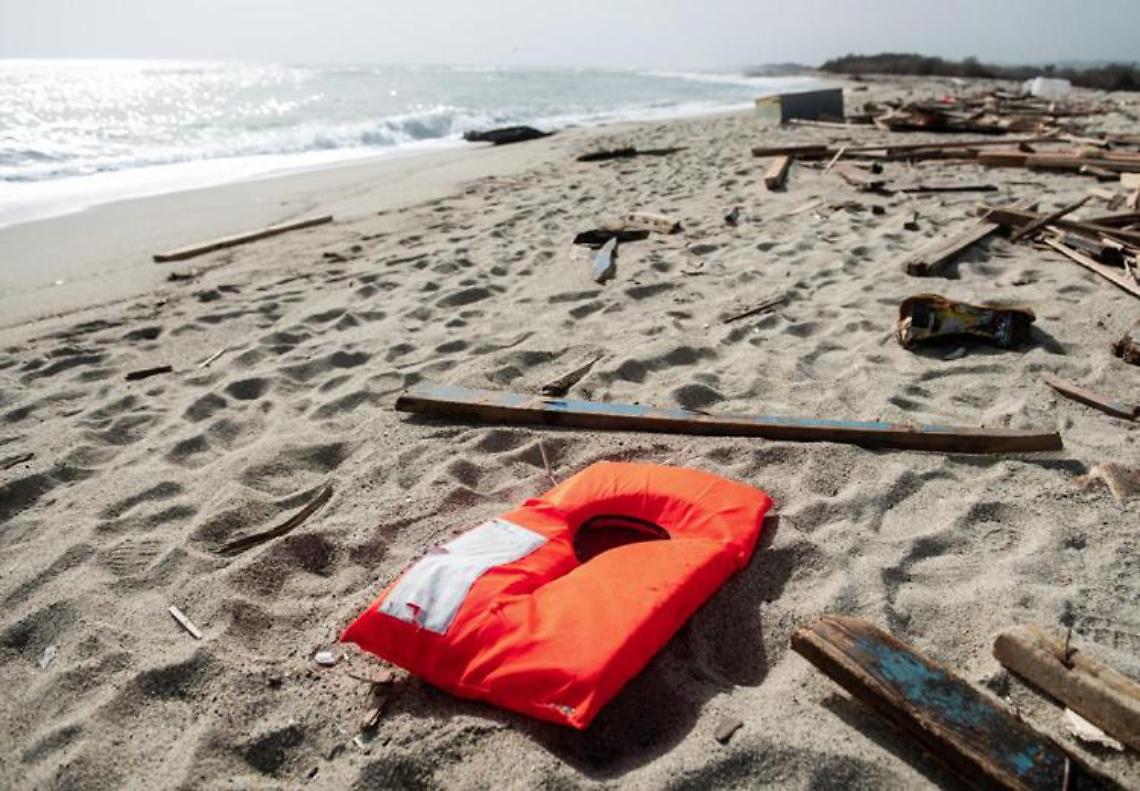 Naufragio Cutro, trovato corpo bambina: vittime salite a 74