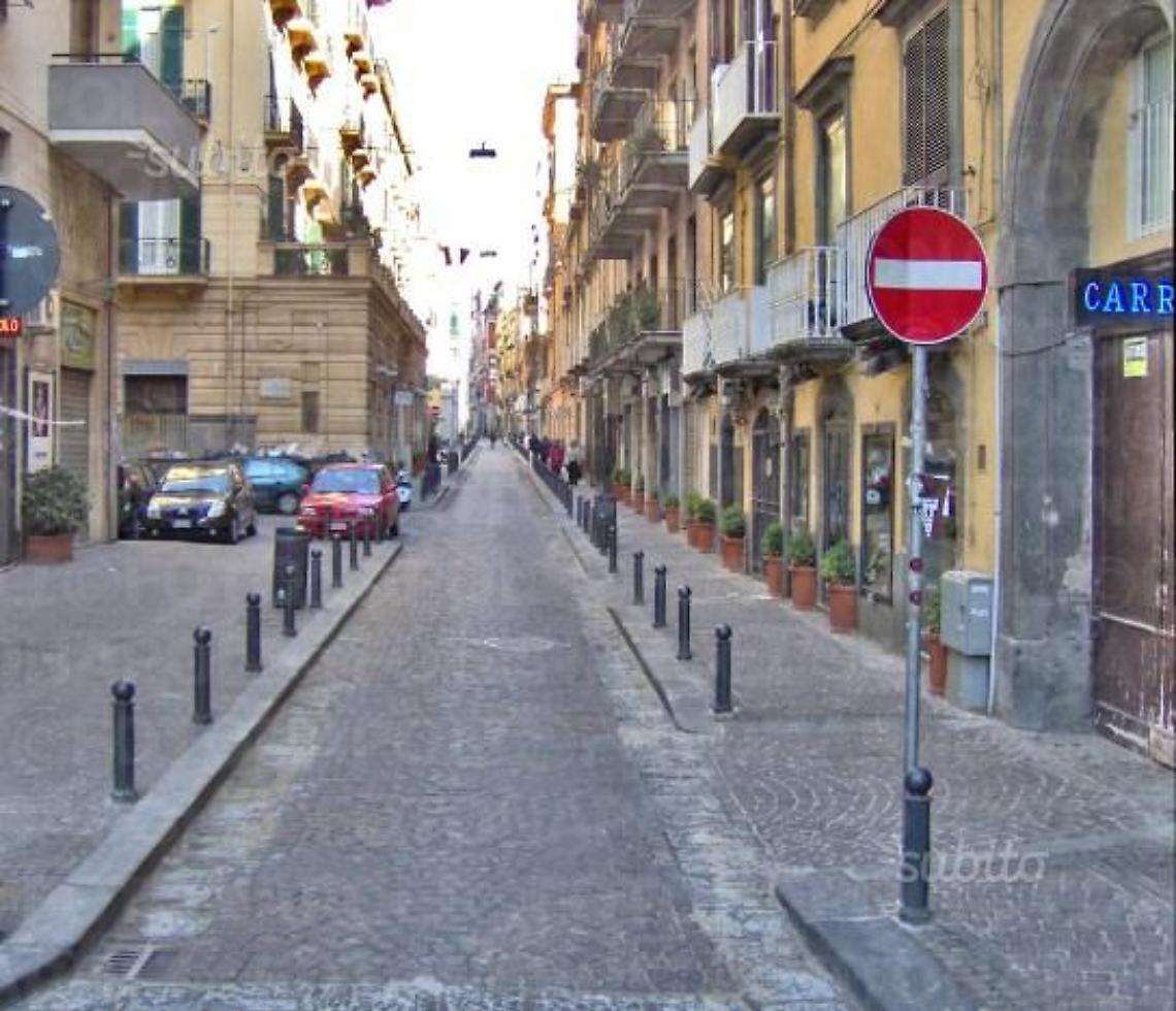 Via Carlo Poerio pronta a rifarsi il look