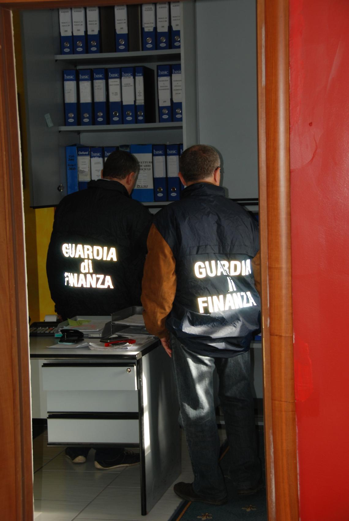 Gare truccate all'Asl Na 1, indagati imprenditori e dirigenti: c'è anche il provveditore Loredana Di Vico
