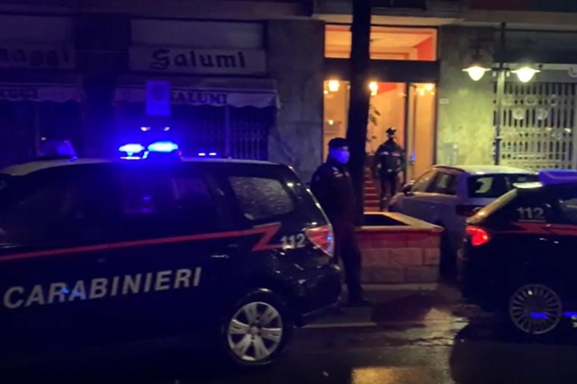 Strage nella notte. Uccide moglie, figlio disabile e padroni di casa: poi si spara