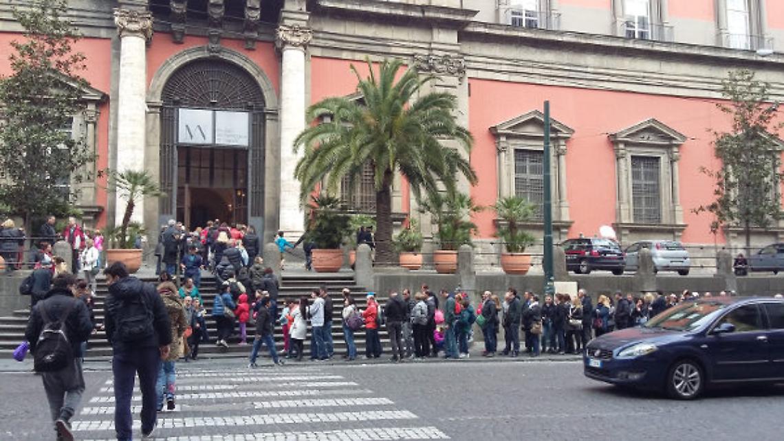 Napoli incanta con i suoi tesori