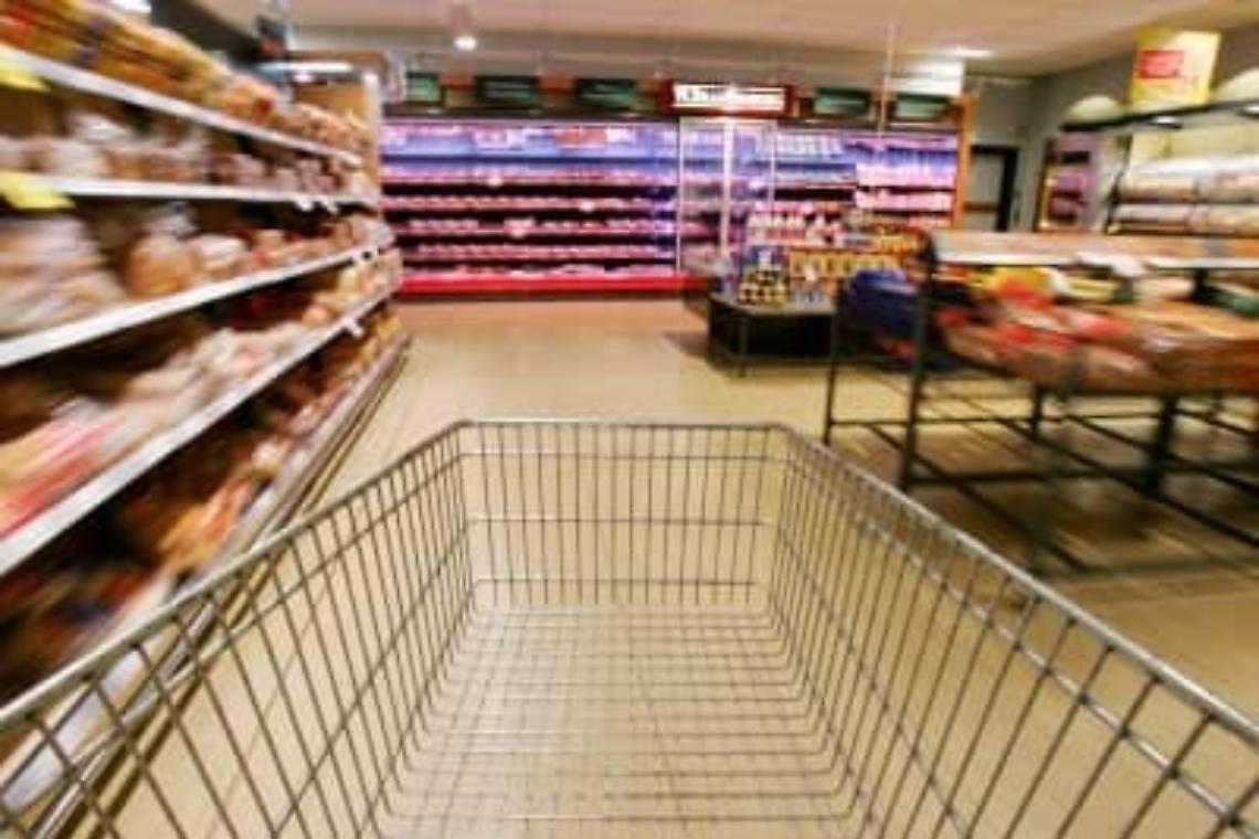 Carrello della spesa sempre più pesante, famiglie sempre più in difficoltà