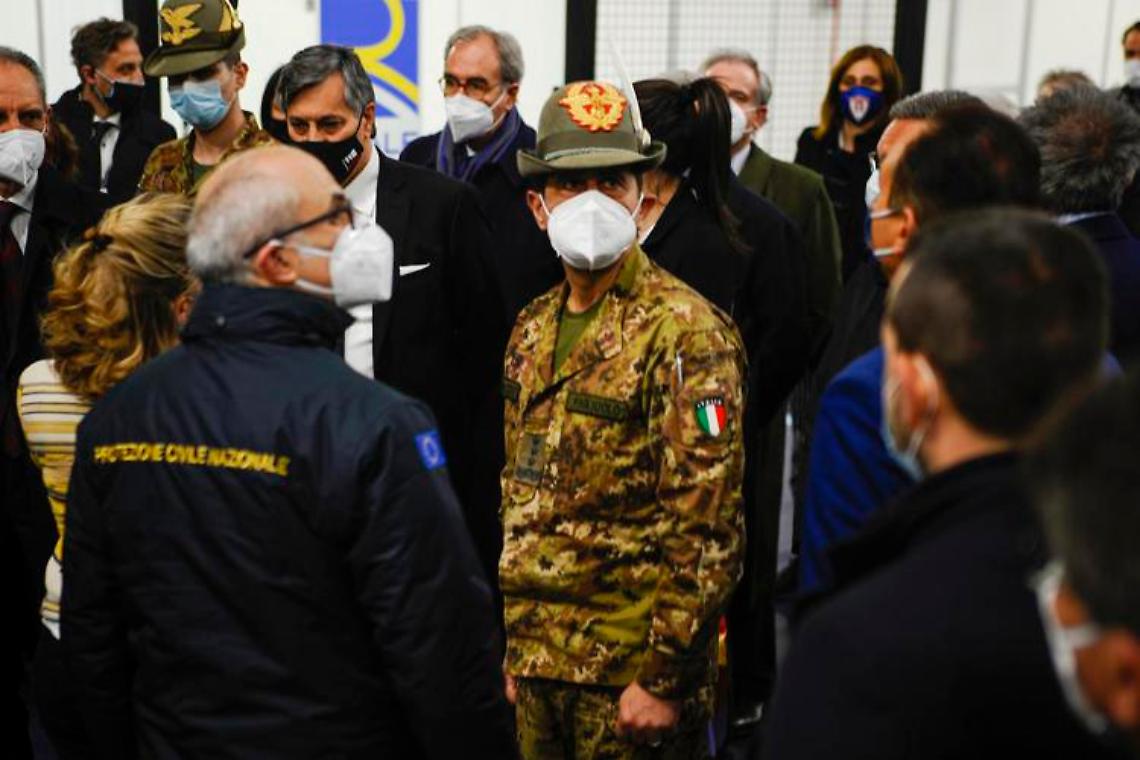 Vaccini Italia, Figliuolo: "1 milione di dosi al giorno con medici e farmacie"