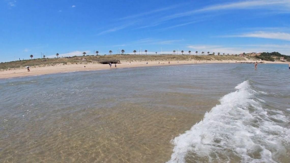 Fa una passeggiata in spiaggia e muore: ritrovato cadavere in nottata