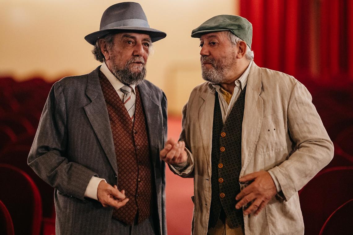 Gigi Savoia e Gianni Ferreri ne “Il Muro” al teatro Politeama