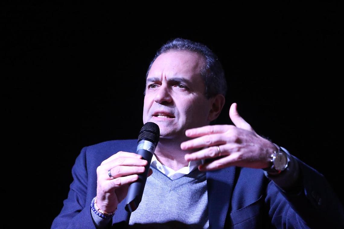 Regionali, de Magistris: De Luca vincerà perché sa comunicare