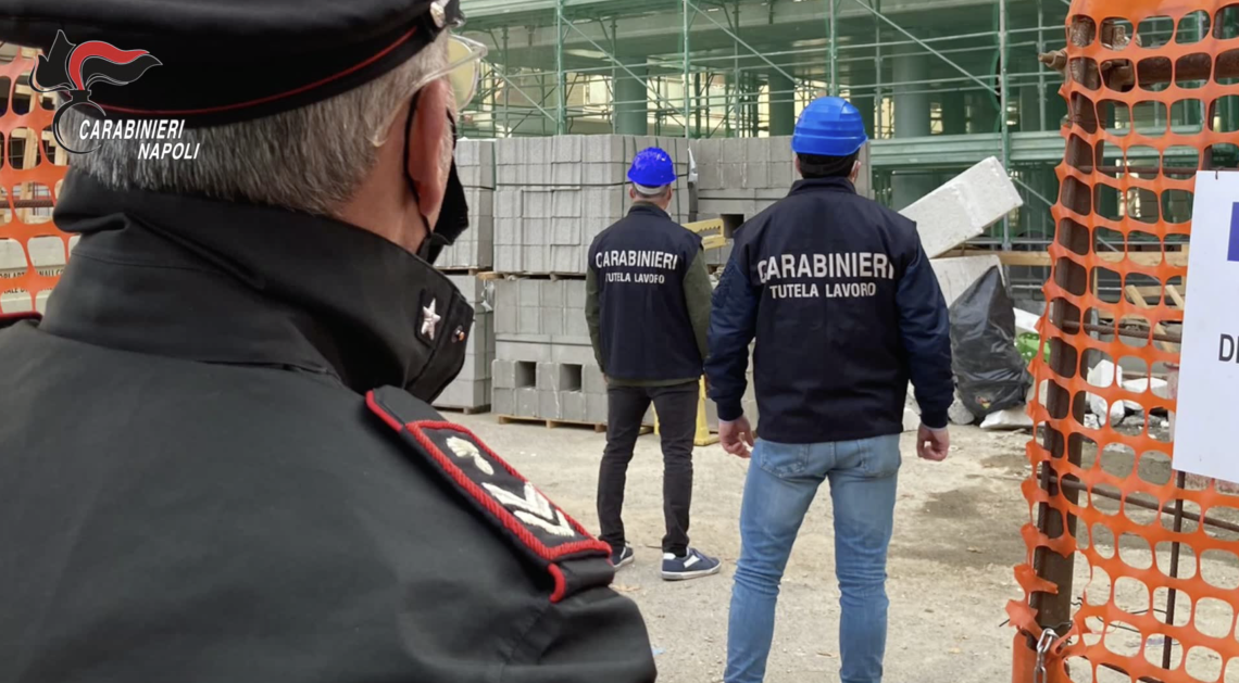 Fugge dalla guerra, 15enne ucraino finisce operaio a nero