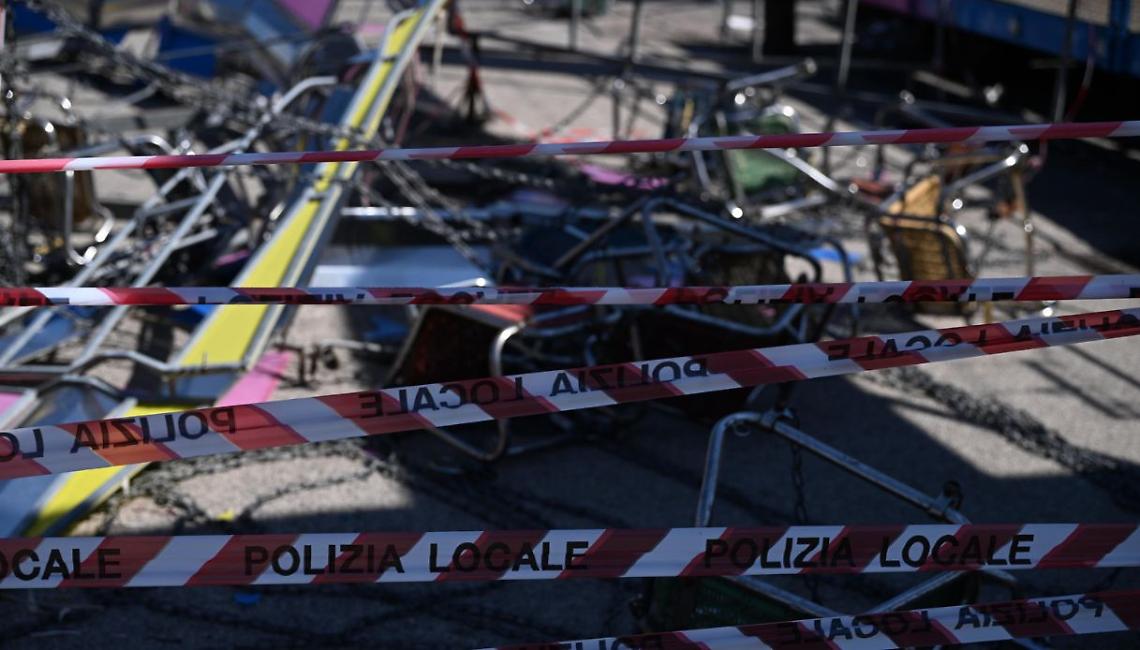 Crolla la giostra, sfiorata la tragedia