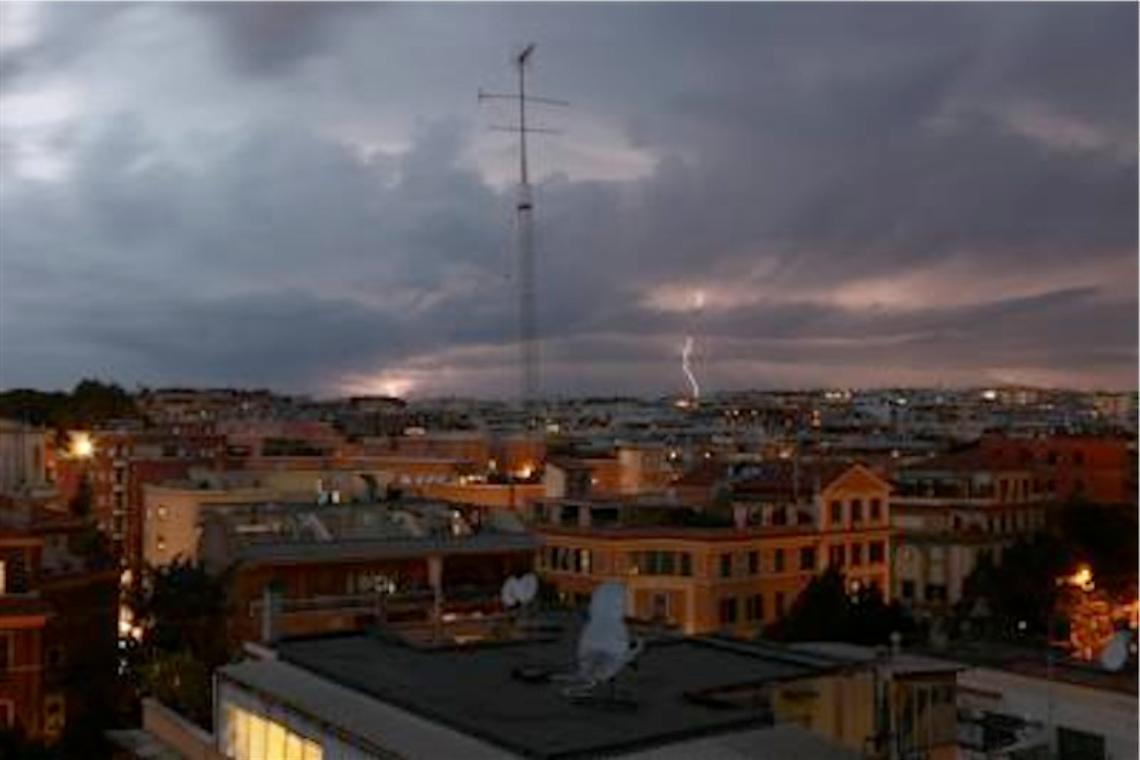 Ferragosto a rischio temporali, ecco tutte <br>le previsioni