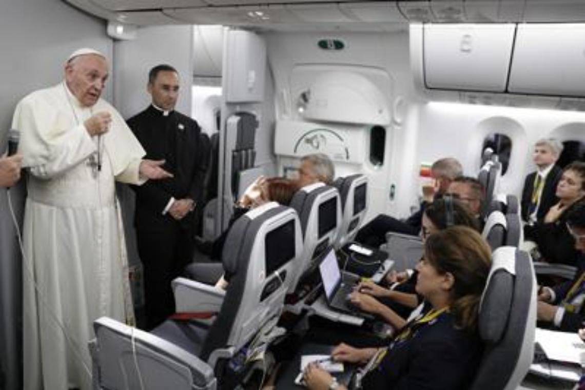 Papa Francesco: «Clima cambia, uomo è stupido che non vede»