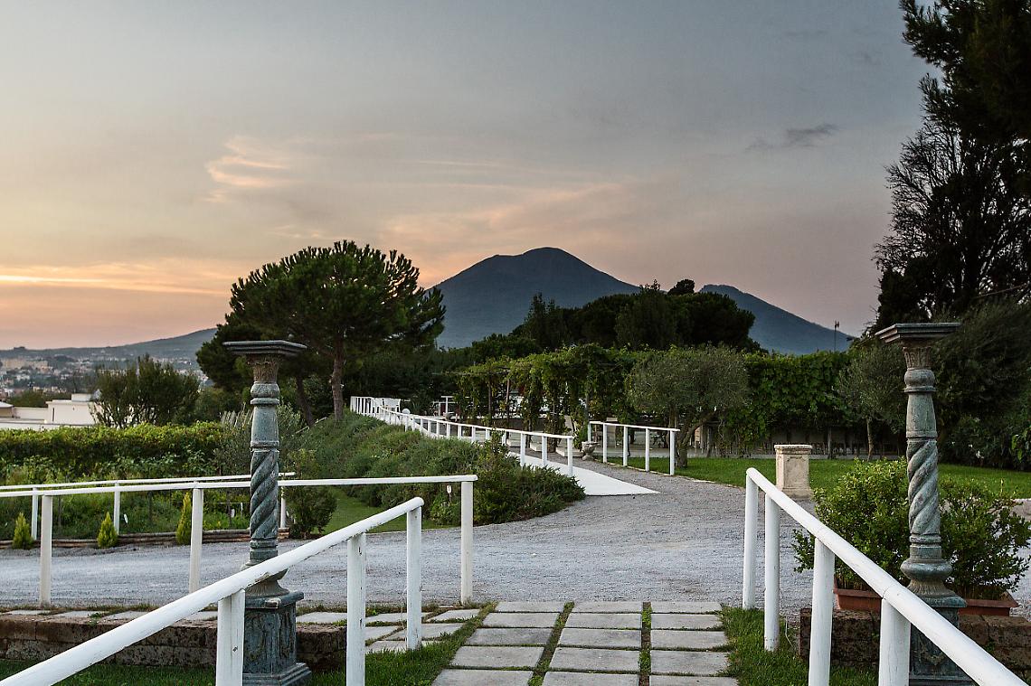 Pompei: concerto Vivaldi in costume del Settecento sotto il chiaro di luna