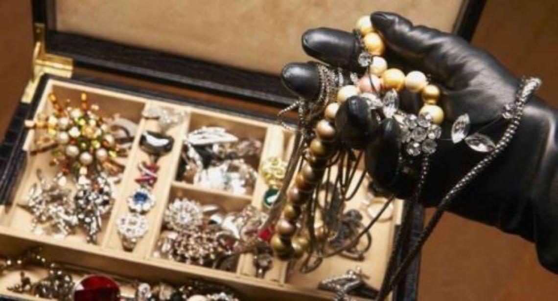 Capri, turista cinese: spariti gioielli da 2 milioni da yacth