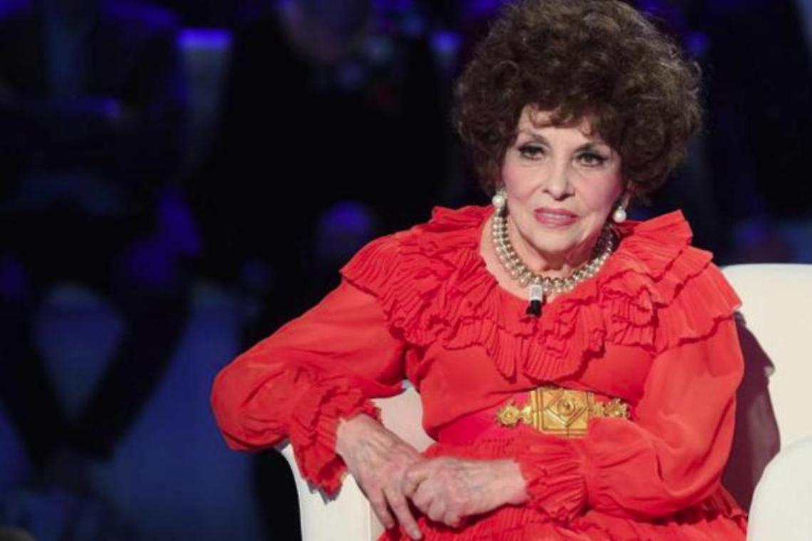 Gina Lollobrigida in ospedale, si è rotta il femore