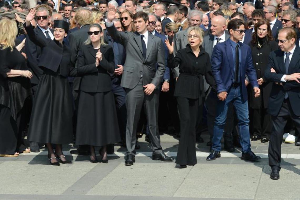 Berlusconi, i cinque figli accettano l'eredità: «Totale armonia»