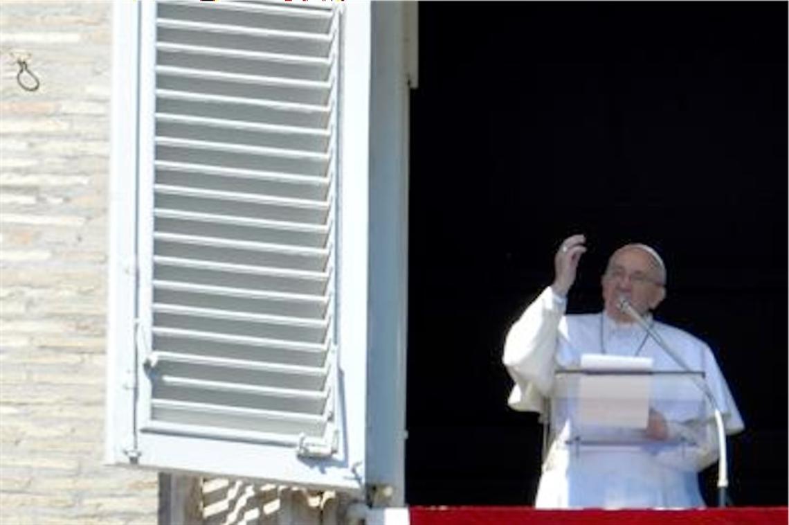 Papa Francesco: "Denaro <br>e successo abbagliano, <br>ma poi deludono"